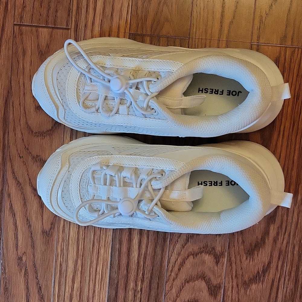 NWOT Joe Fresh white sneakers